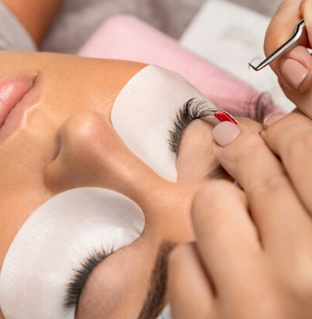 Saiba mais sobre a extensão de cílios fio a fio da Baffa Bronze