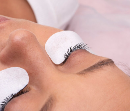 Como escolher a técnica ideal de extensão de cílios efeito natural